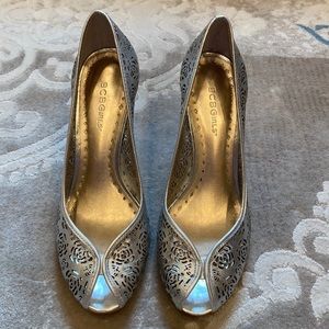 BCBG Peep toe